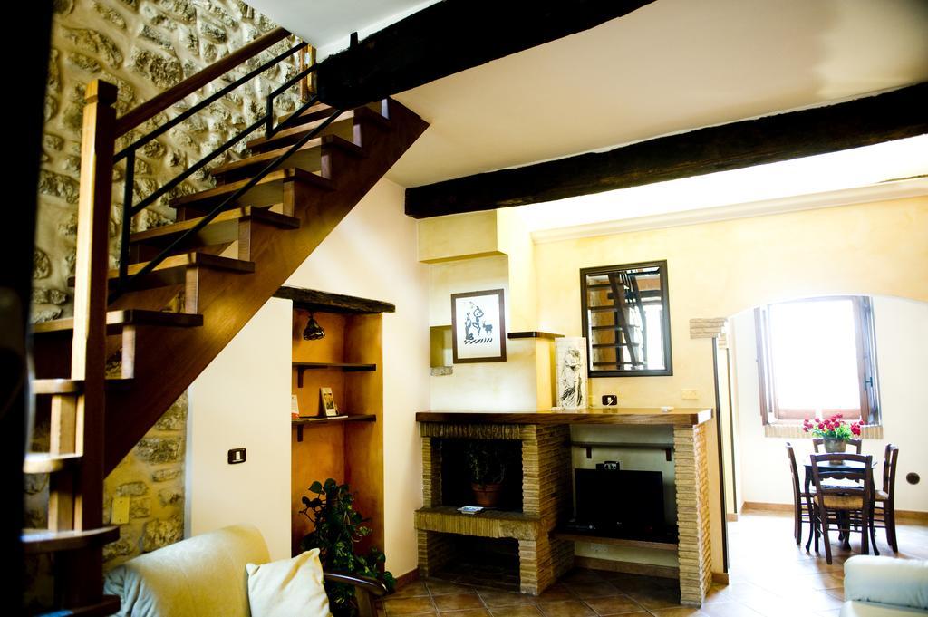 Bed And Breakfast Mblo Fondi Ngoại thất bức ảnh