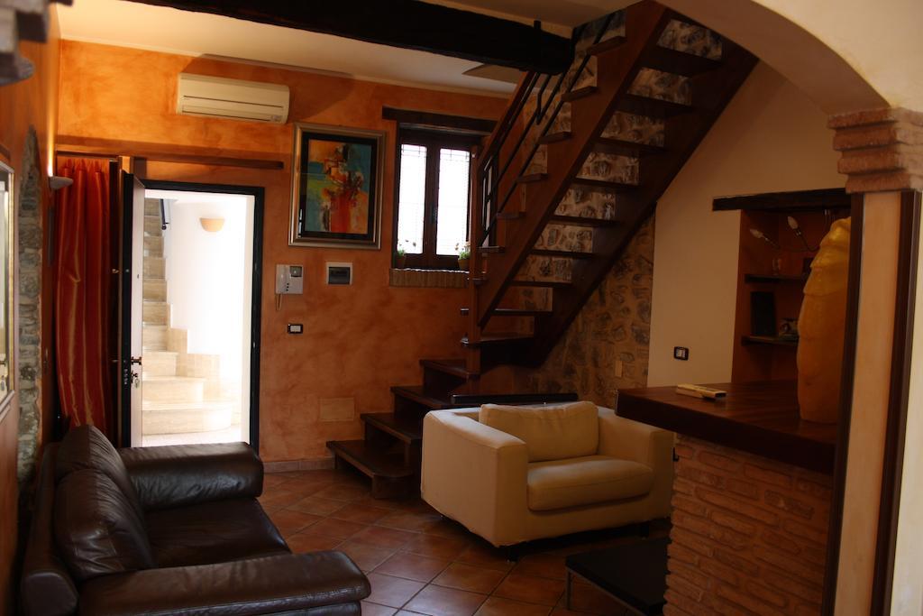 Bed And Breakfast Mblo Fondi Ngoại thất bức ảnh